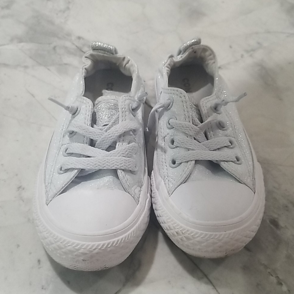 Girls converse